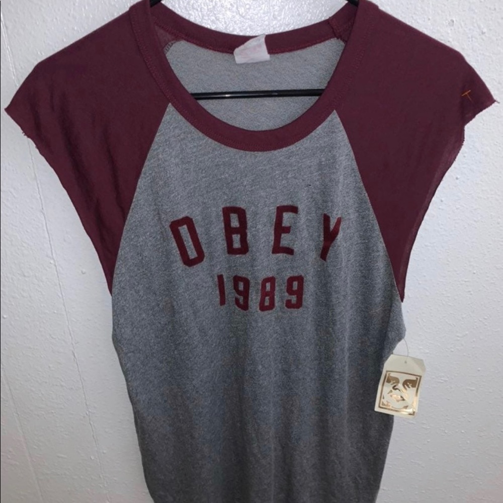 Phys Ed Cut Off Raglan Tee in Heather Grey & Port Royale Obey womens medium